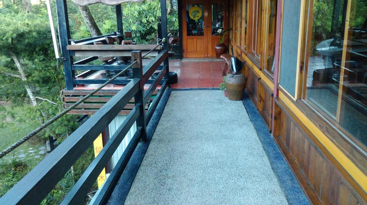 Hong Wa Cuo南投埔里紅瓦厝山居民宿 Exteriör bild